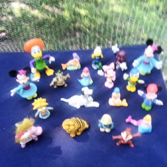 19 Colorful Cartoon Character Toy Set - Picture 3 of 6